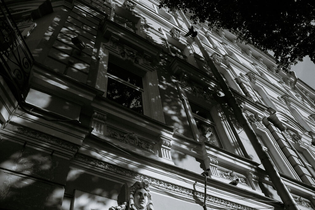 I Let a Single Mom Move In. Six Months Later, My Rental Was Unrecognizable