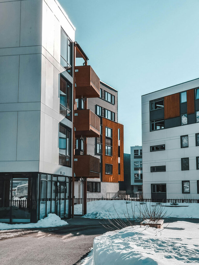 Pros and Cons of Hiring a Property Management Company (What Landlords Gain, What They Lose, and How to Decide)